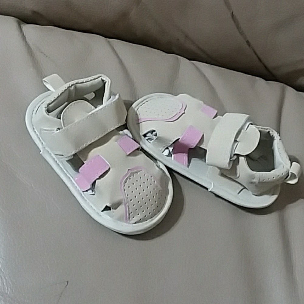 NWOT- Beige sandals